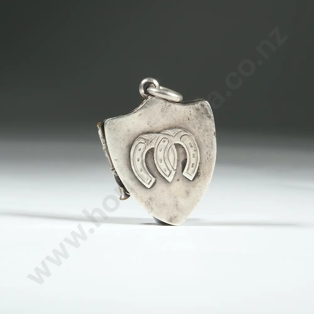 Antique Sterling Silver Horseshoe Good Luck Locket Image 1++
