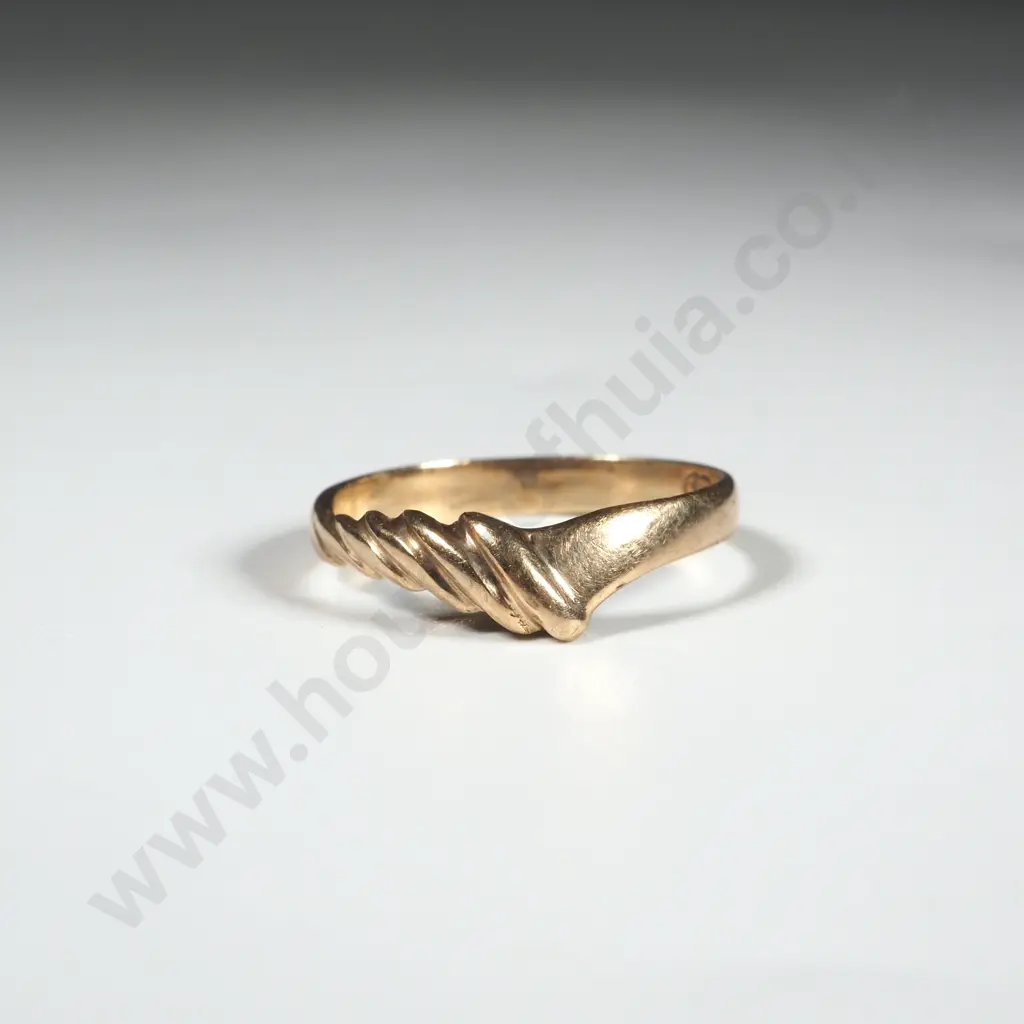 9ct Gold Ring Image 1++