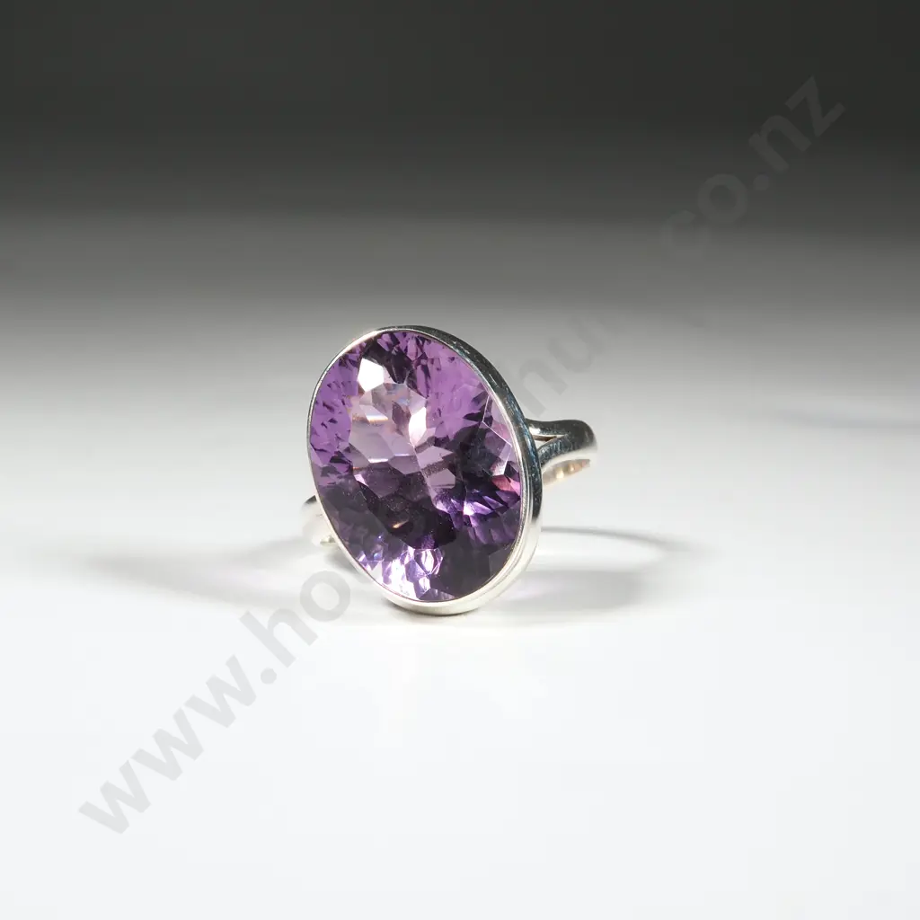 Sterling Silver & Amethyst Ring Image 1++
