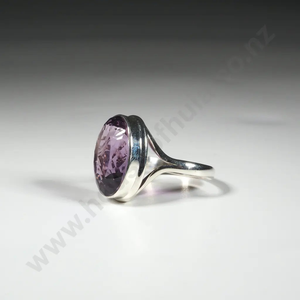 Sterling Silver & Amethyst Ring Image 1++