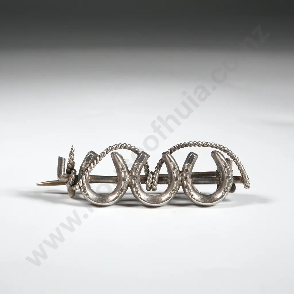 Edwardian Sterling Silver Three Horse Shoe Brooch Image 1++