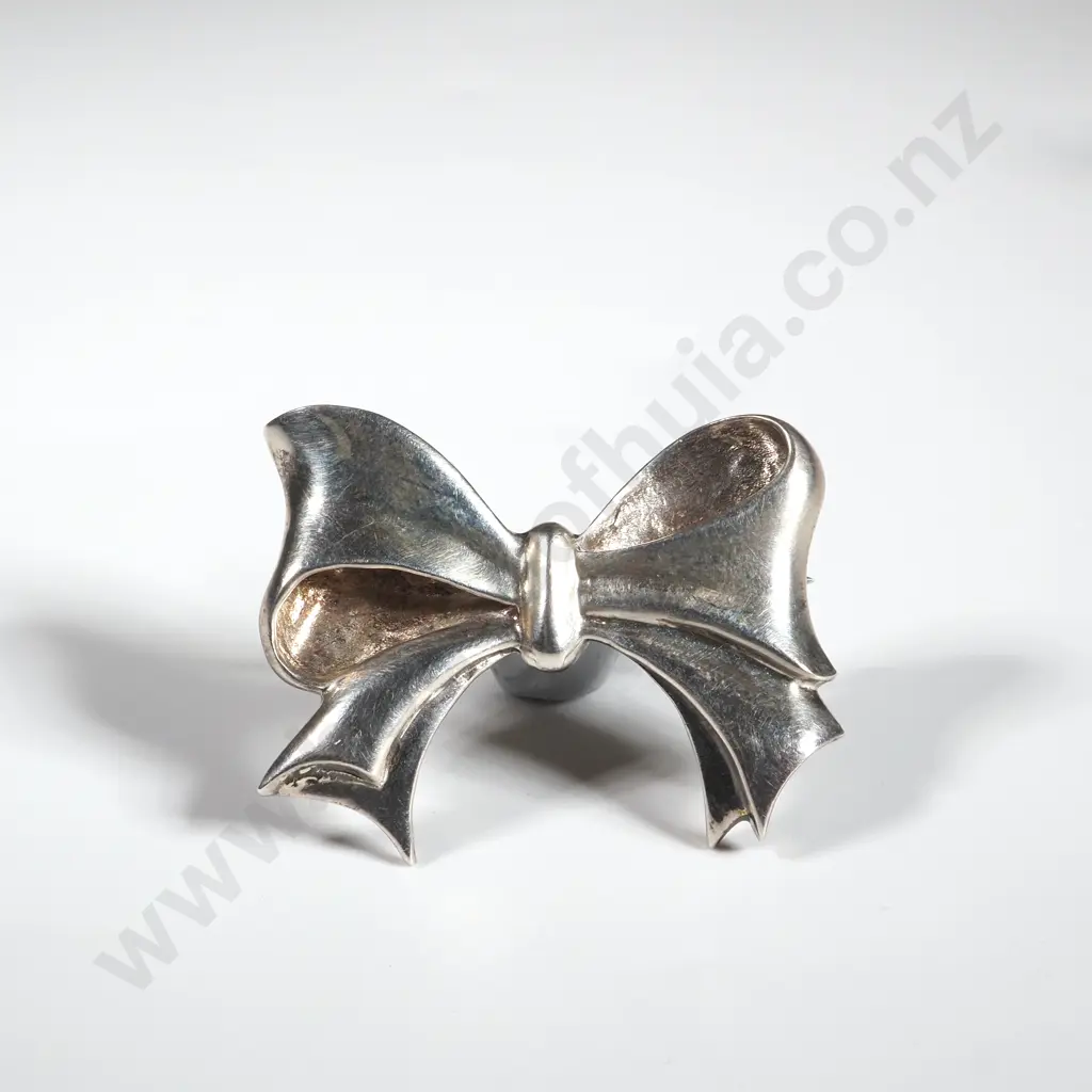 Sterling Silver Bow Brooch Image 1++