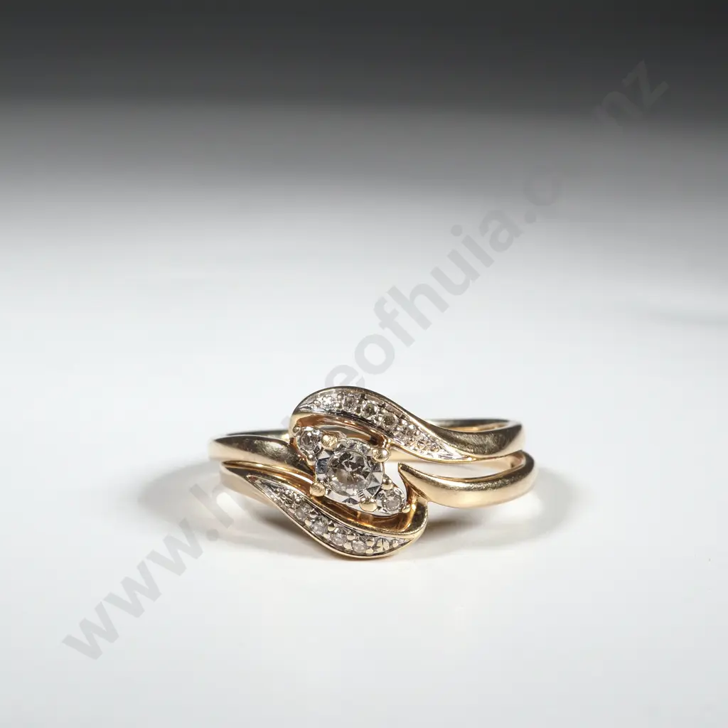 Two 9ct Yellow Gold Diamond Rings Image 1++