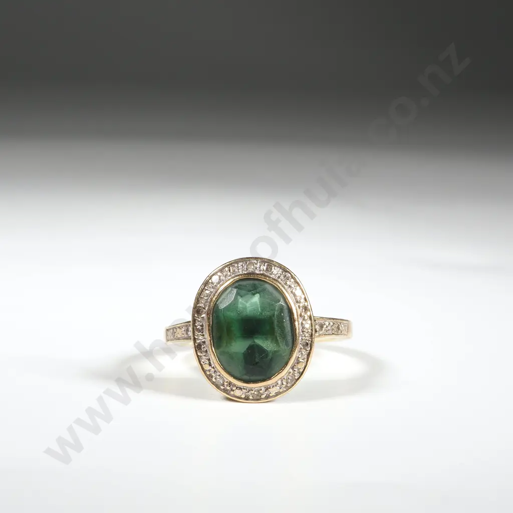 9ct Gold & Synthetic Emerald Ring Image 1++