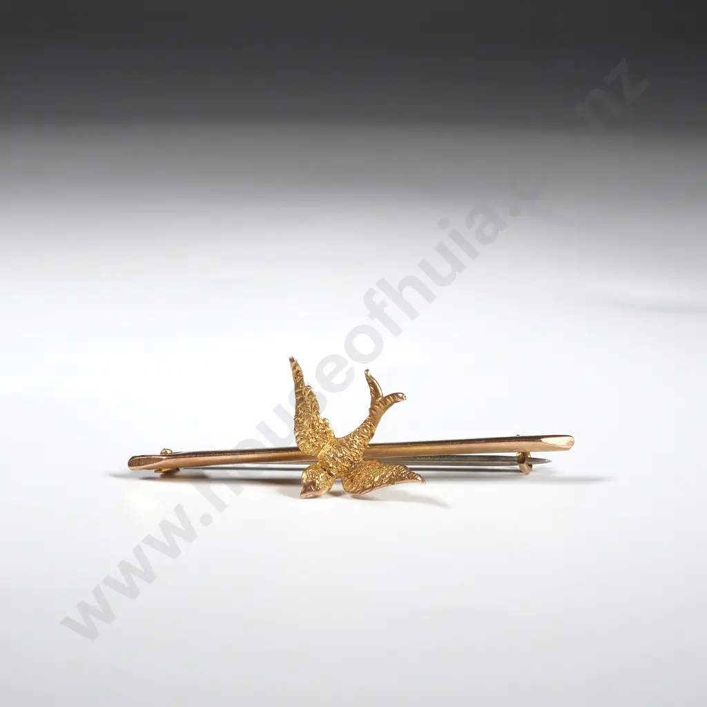 9ct Gold Brid Brooch Image 1++