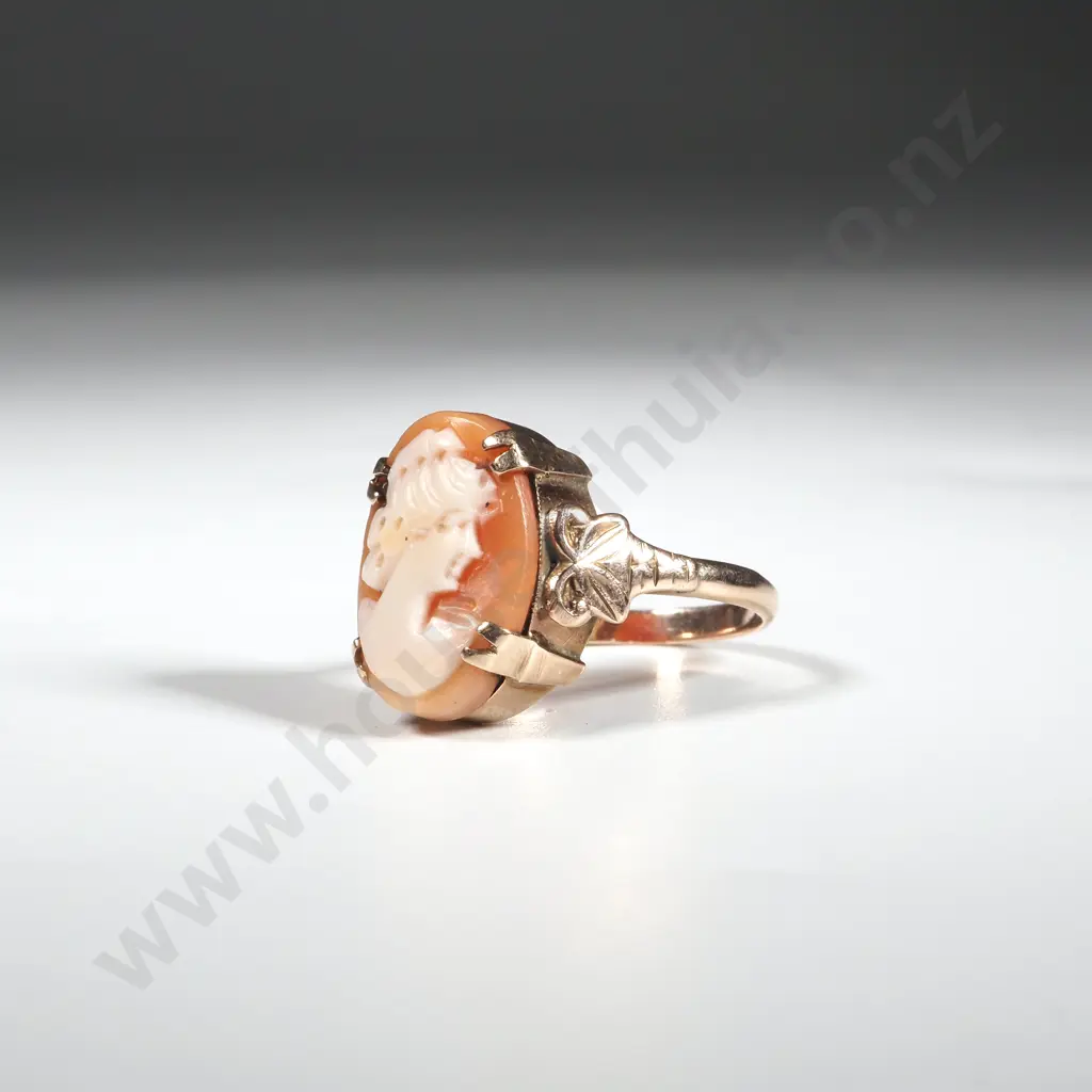 9ct Gold & Cameo Ring Image 1++