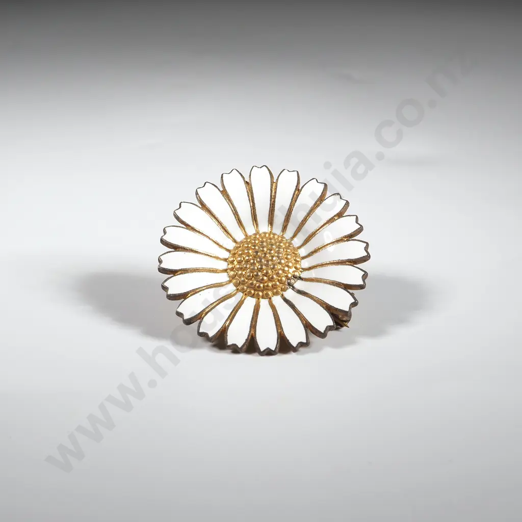 Sterling Silver Enamelled Brooch In The Form Of A Daisy Image 1++