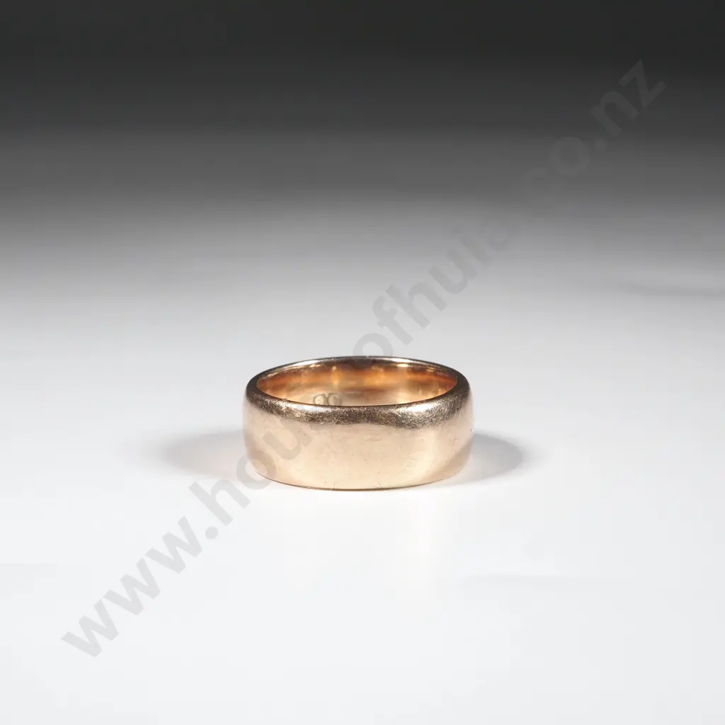 Antique 9ct Gold Wedding Band Image 1++