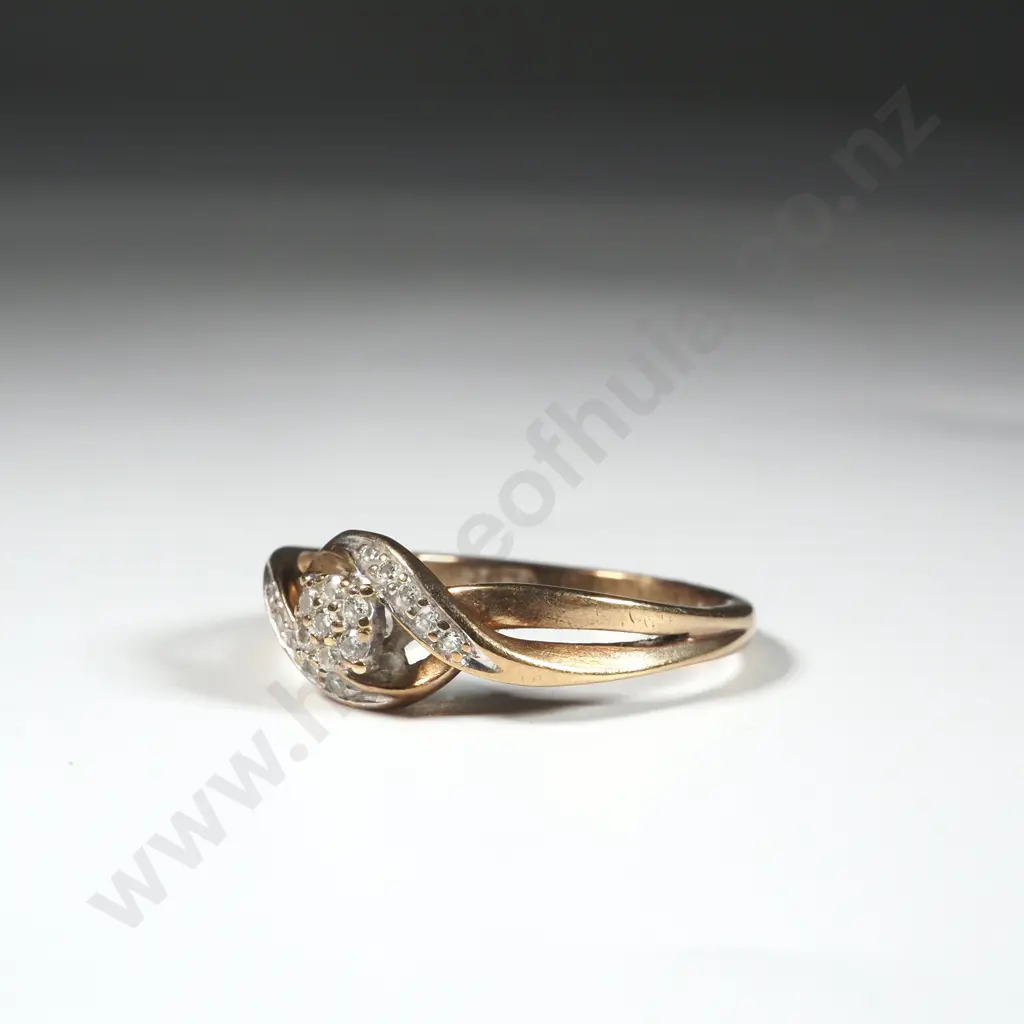 9ct Gold & Diamond Ring Image 1++