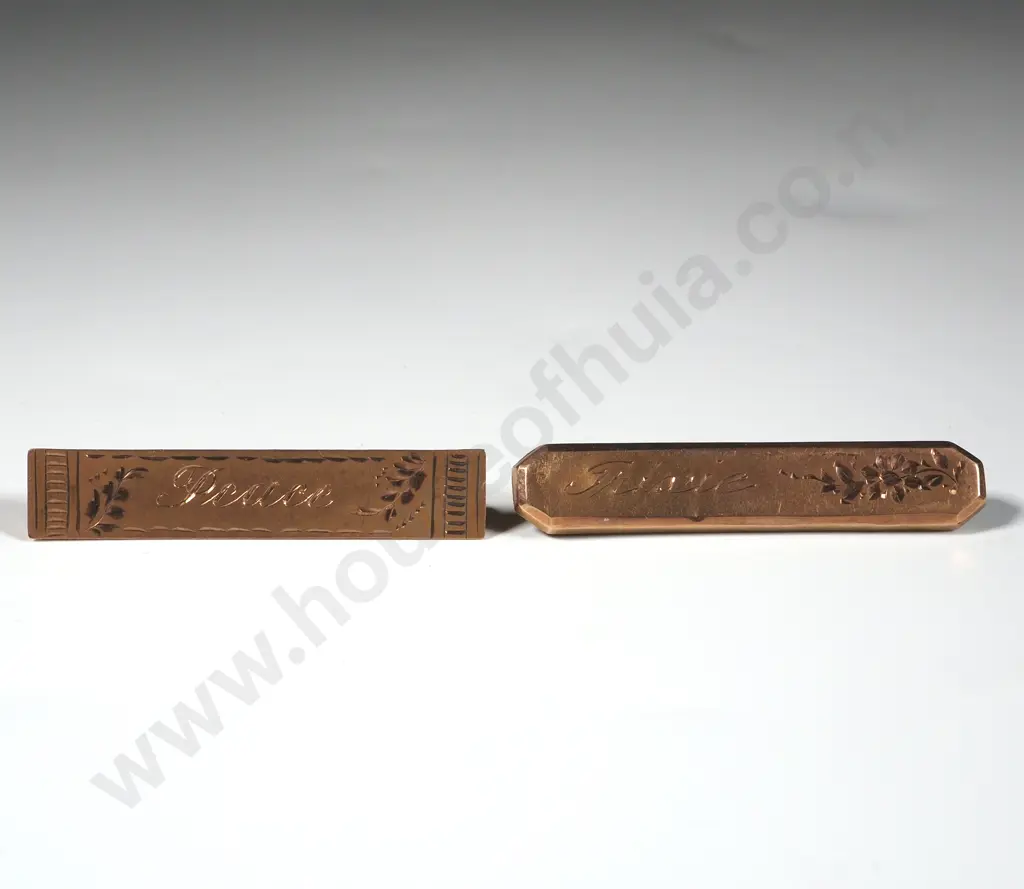 Two 9ct Gold Brooches - One Pin Missing Image 1++