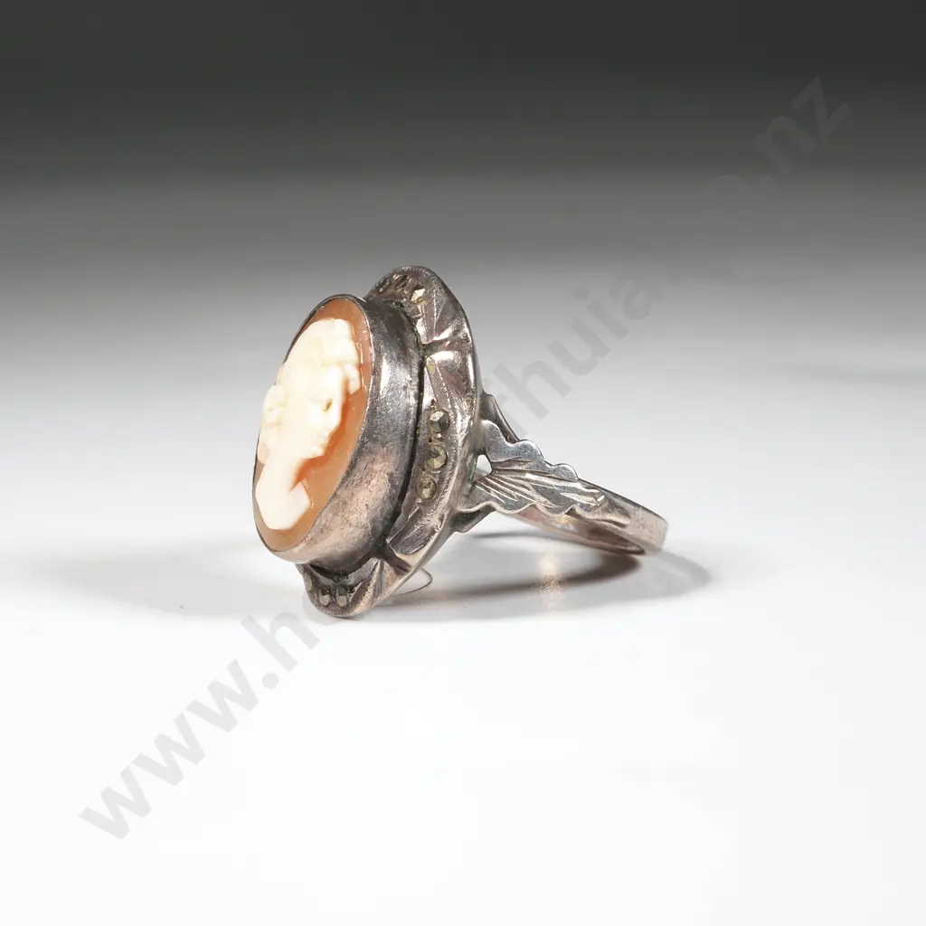 800 Silver Cameo Ring Image 1++