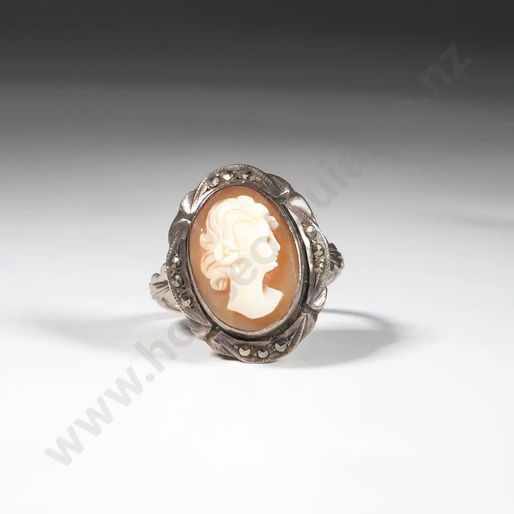 800 Silver Cameo Ring Image 1++