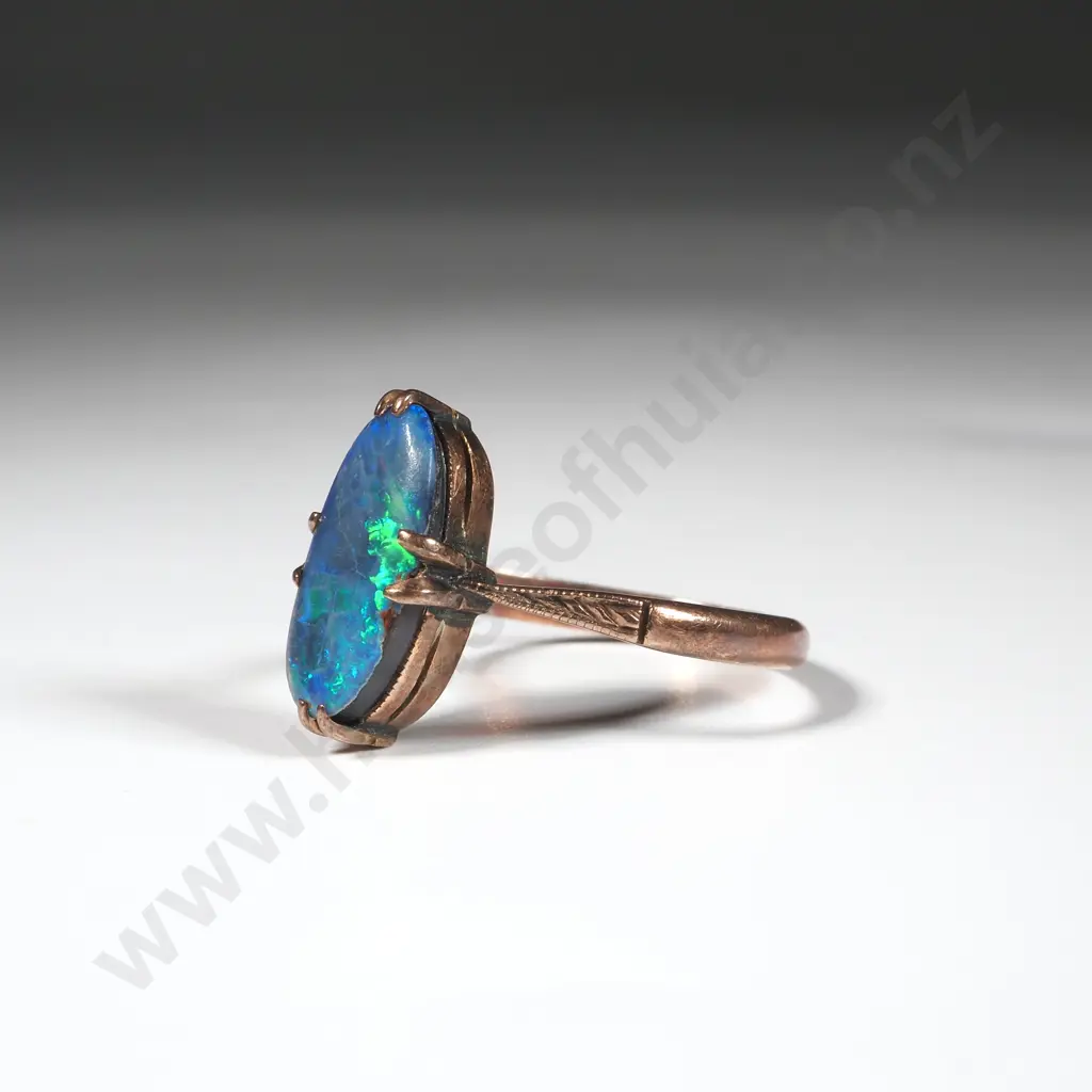 9ct Gold & Opal Ring Image 1++
