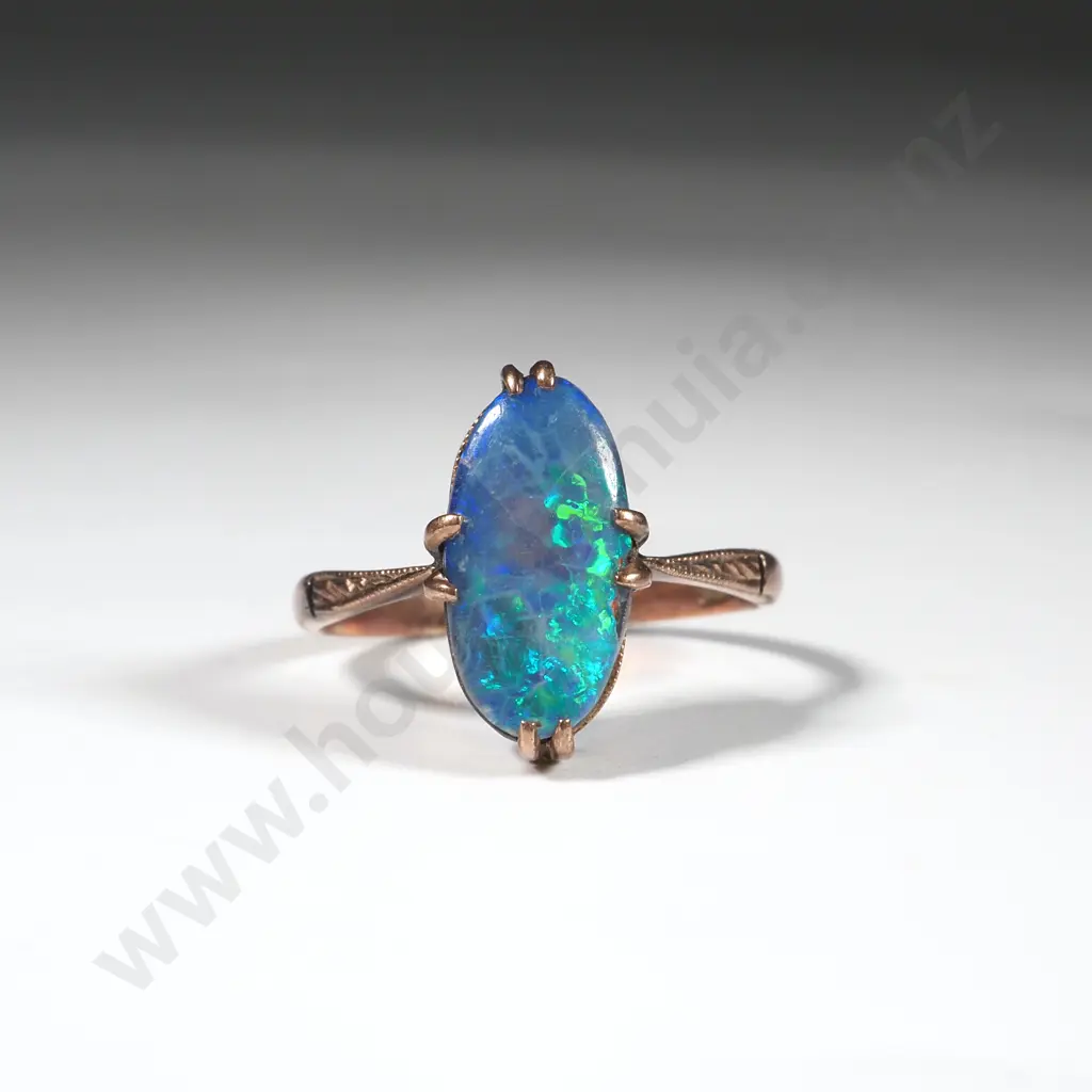 9ct Gold & Opal Ring Image 1++