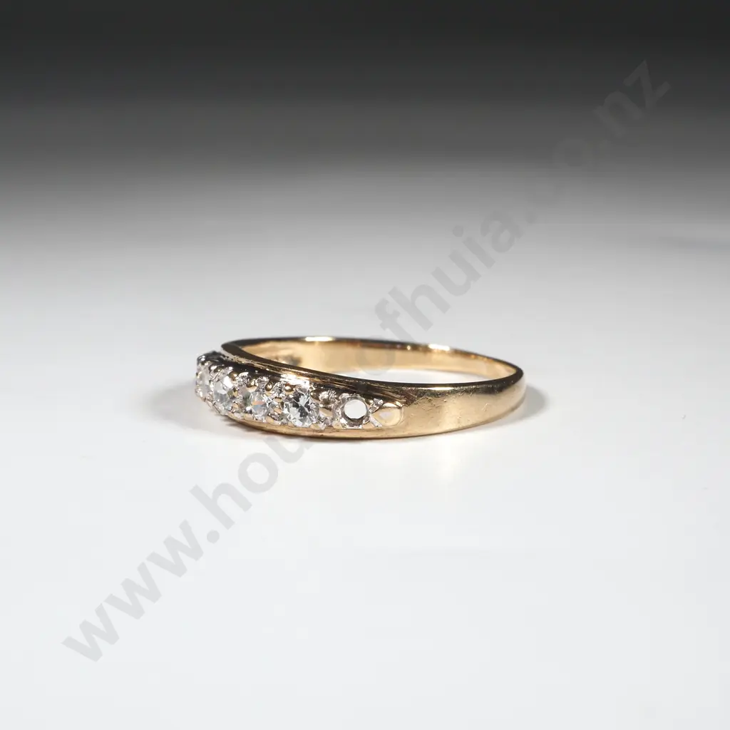 9ct Gold Gem Ring w English Hallmarks Image 1++