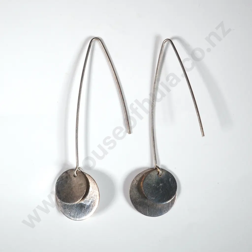 Pair of Sterling Silver Earrings Image 1++
