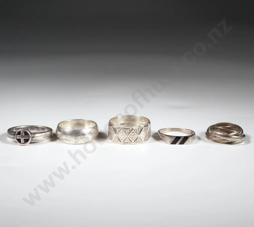Five Various  Sterling Silver Rings. Image 1++