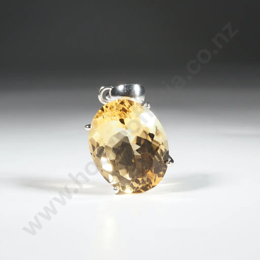 Sterling Silver & Citrine Pendant  Image 1++