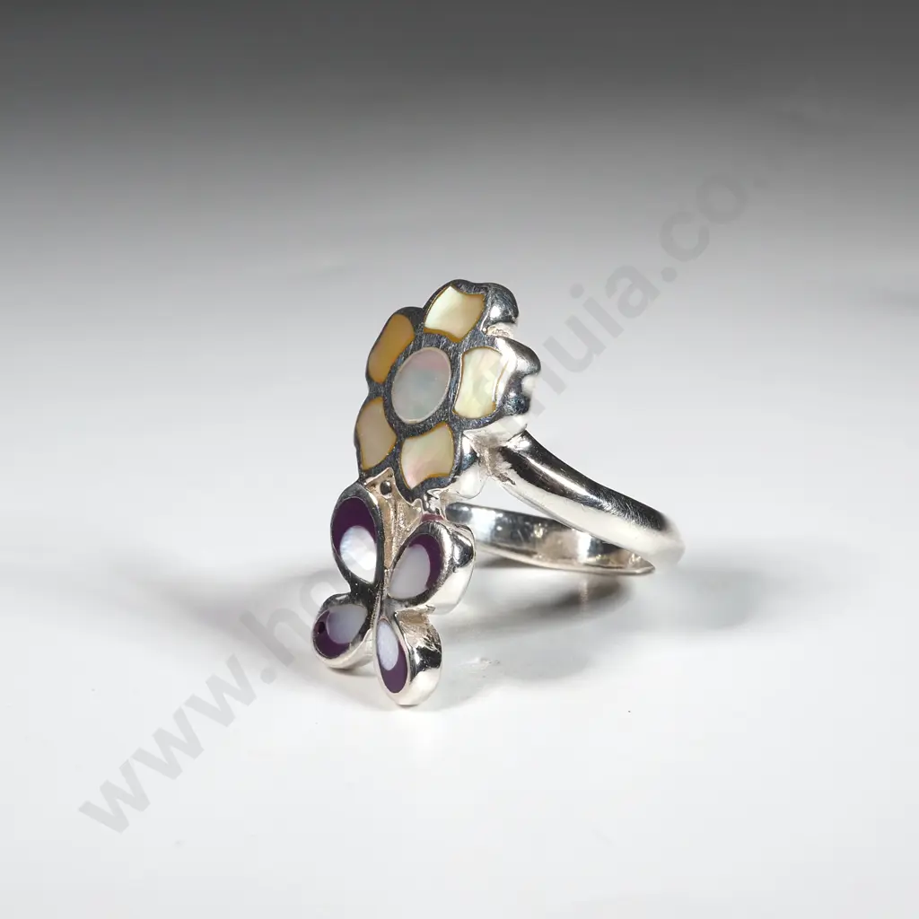Sterling Silver & Mother Of Pearl Ring Image 1++