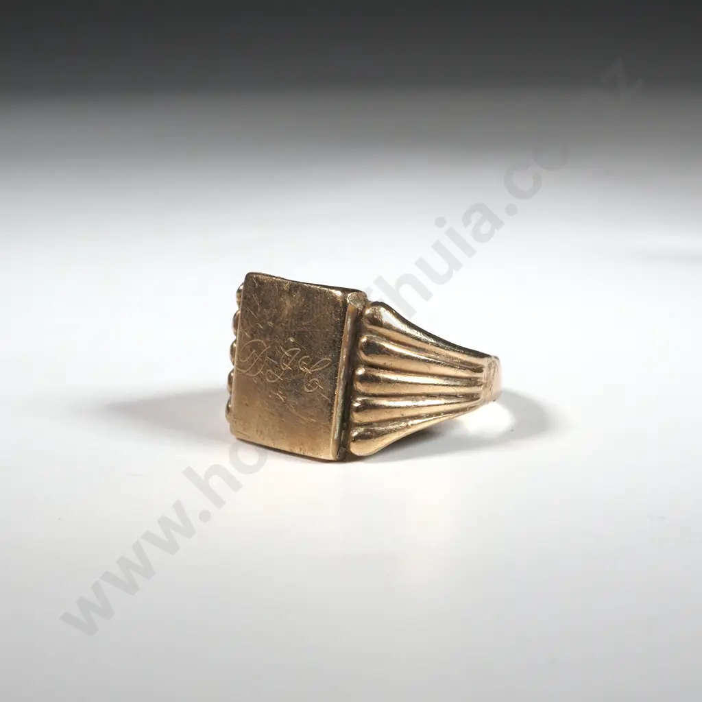 9ct Yellow Gold Signet Ring A/F - Split Shank Image 1++