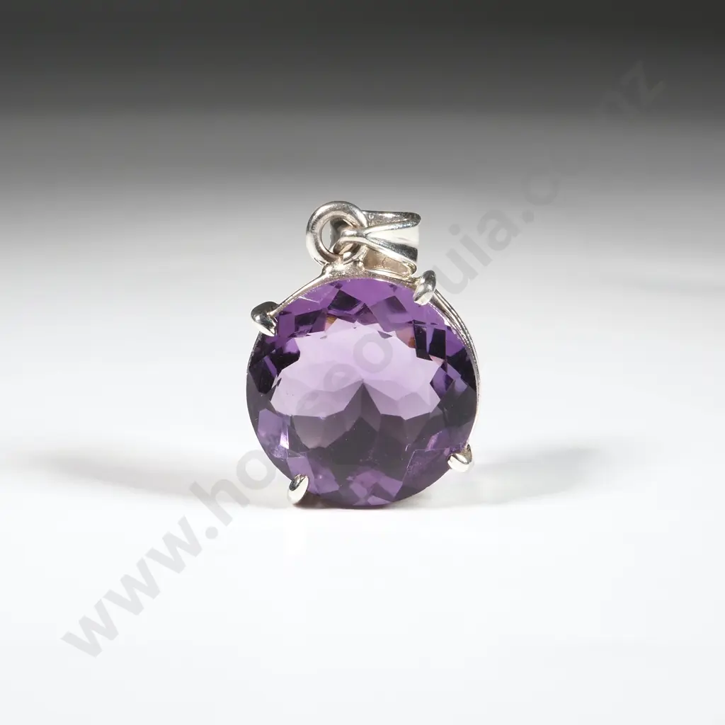 Sterling Silver & Circular Amethyst Pendant Image 1++