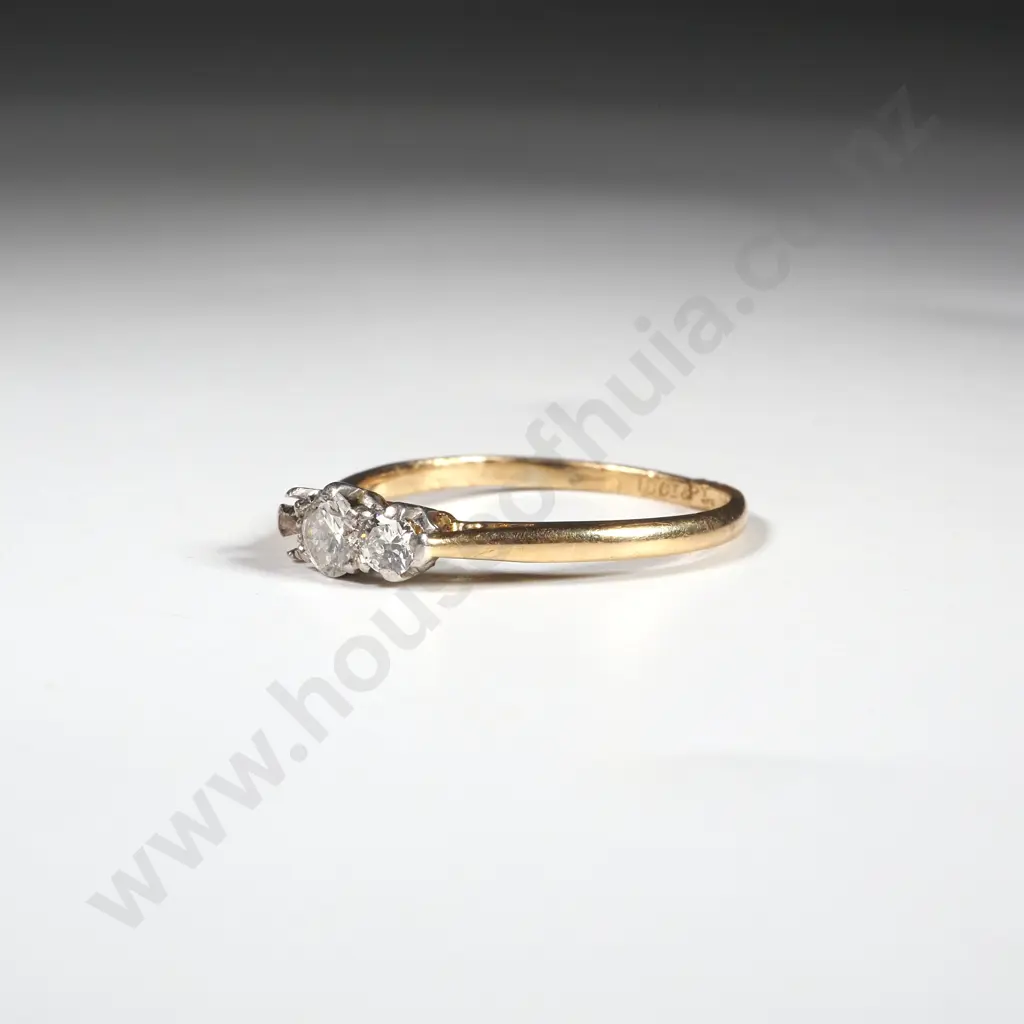 18ct Gold & Diamond Ring - A/F Missing Stone Image 1++