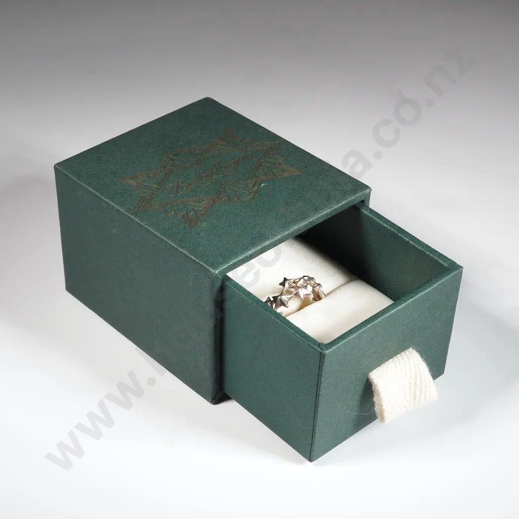 Zoe and Morgan Milky Way Star Ring In Box Image 1++