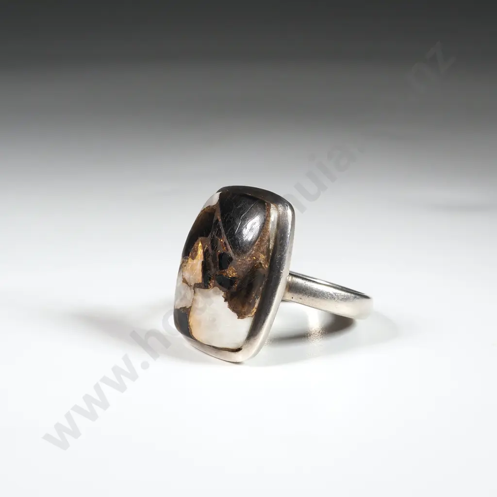 Sterling Silver Dress  Ring. Possibly Agate  Image 1++