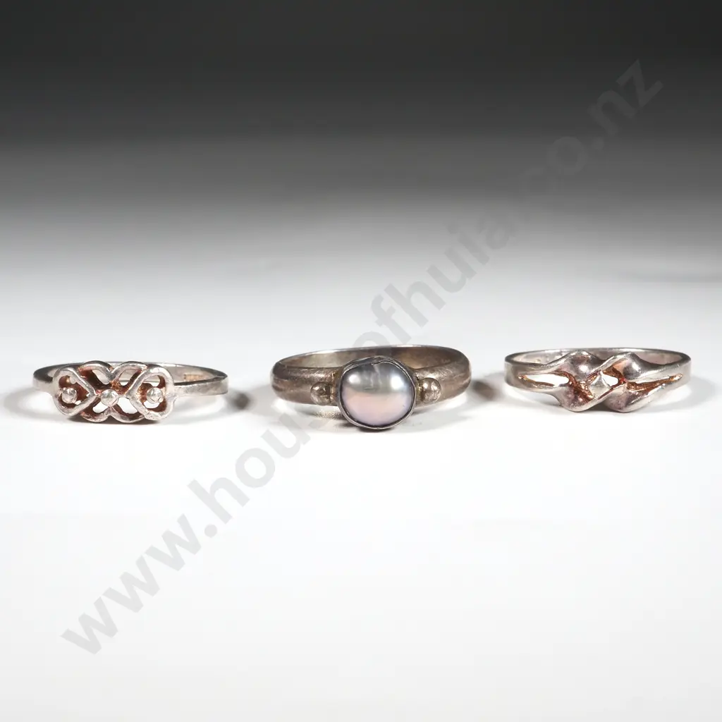 Three Small Sterling Silver Rings Image 1++