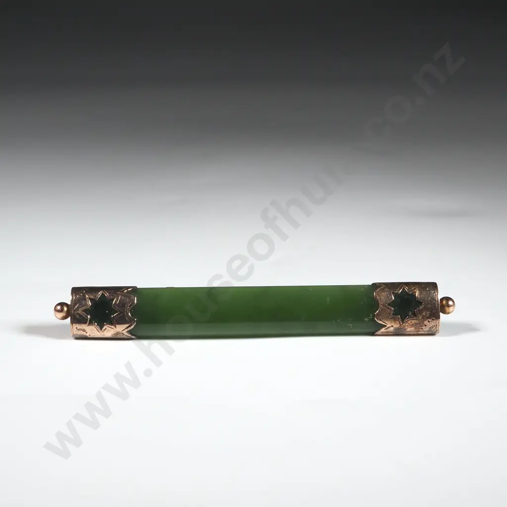 9ct Gold & Greenstone Bar Brooch Image 1++