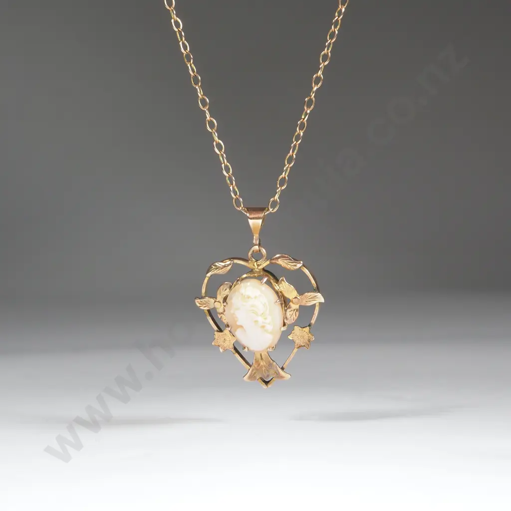9ct Gold Cameo Pendant Set in An Elaborate Heart Shaped Frame On 9ct Gold Chain Image 1++