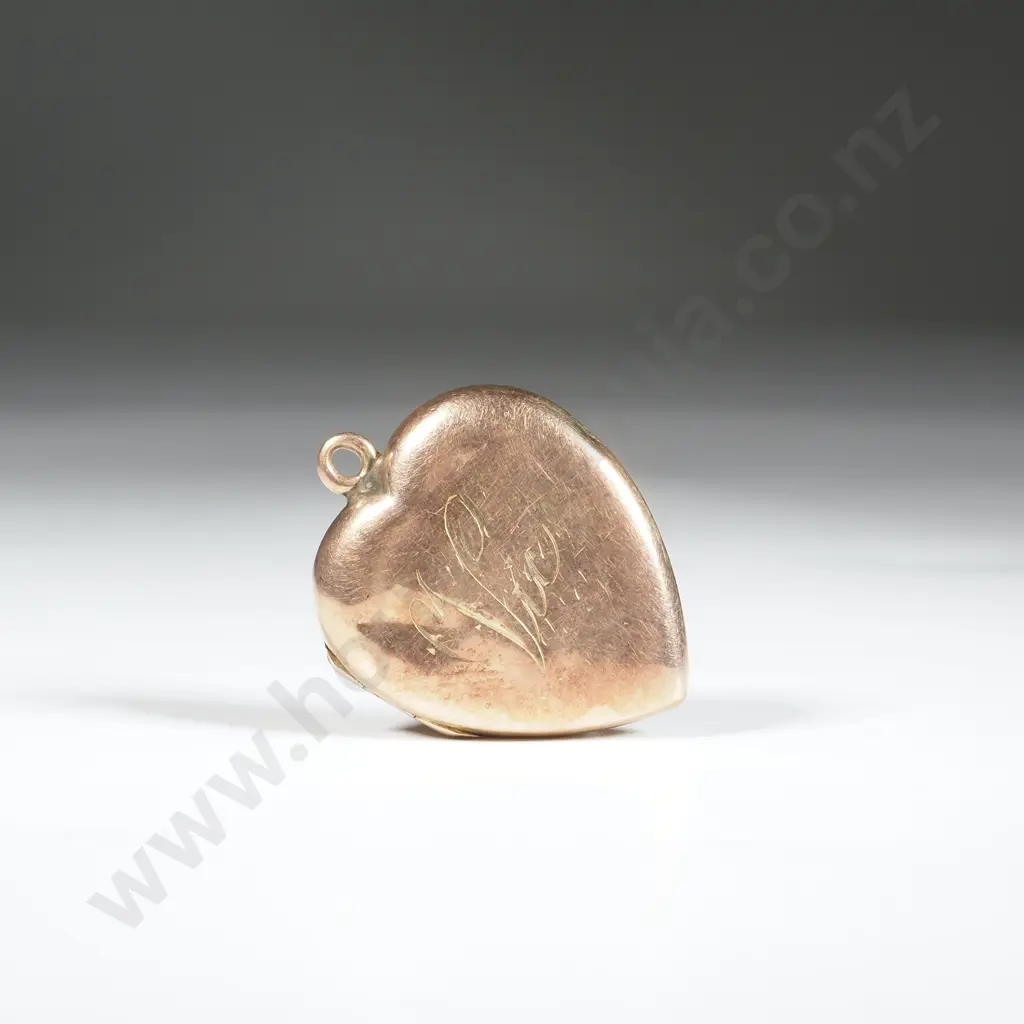 Vintage Heart Shaped Gold Locket Inscribed Mother  Image 1++