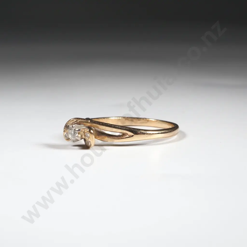 9ct Gold Three Stone Ring Image 1++