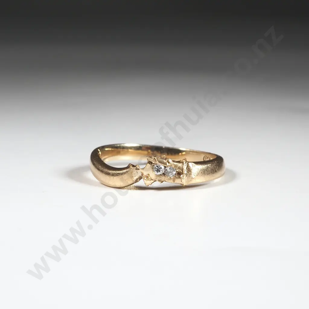 9ct Gold & Diamond Ring - A/F Severely Damaged Image 1++