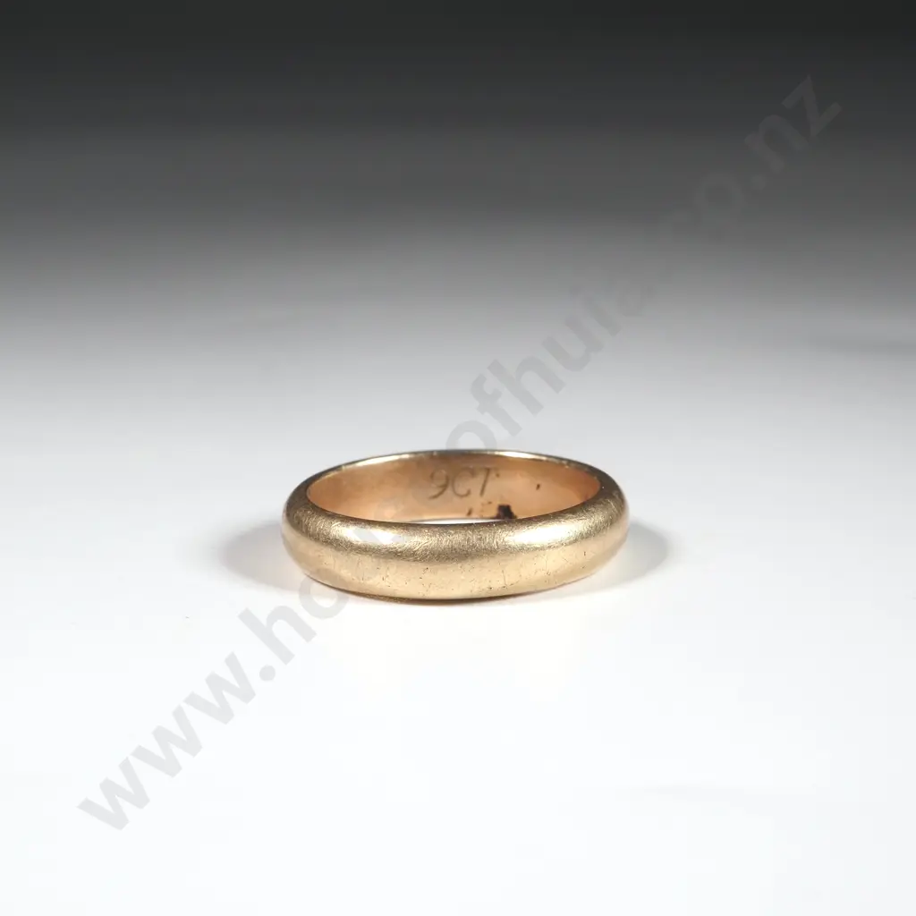 9ct Gold Rounded Wedding Band Image 1++
