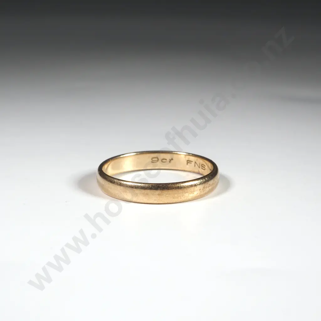 9ct Gold Wedding Band Image 1++