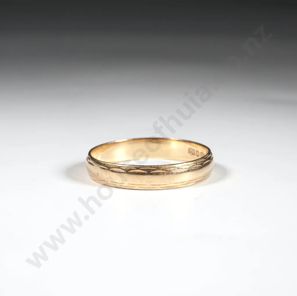 9ct Gold Wedding Band Image 1++