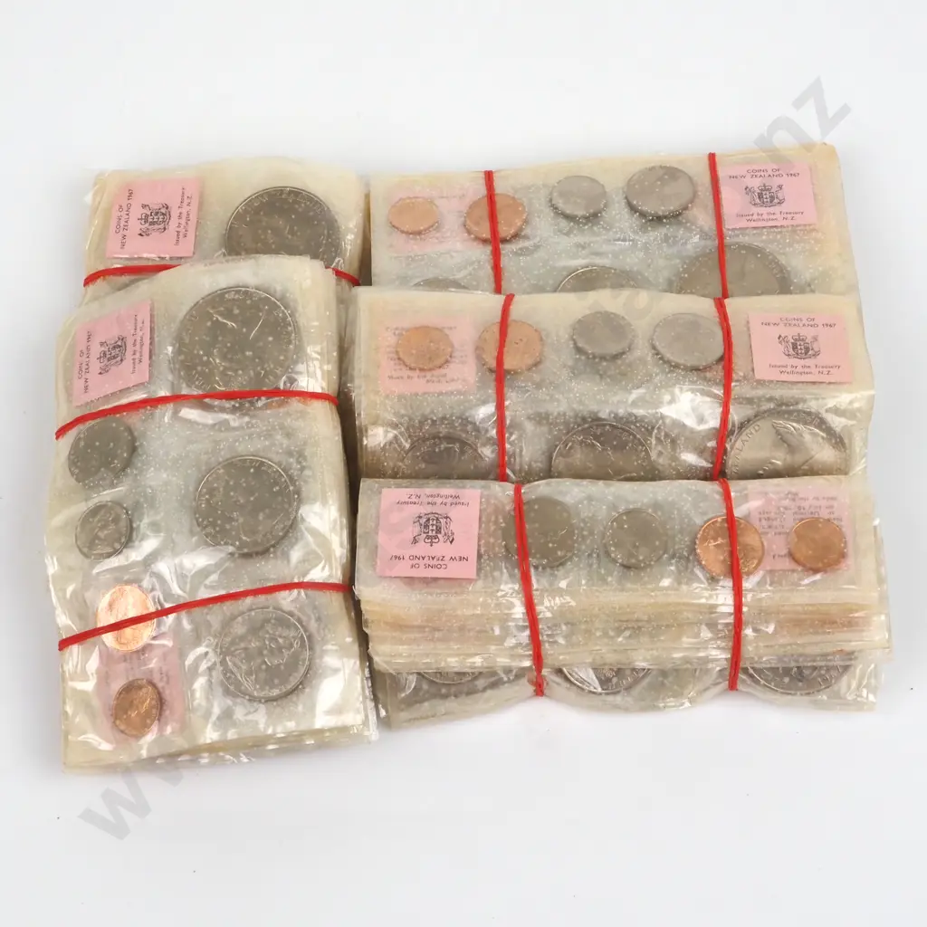 50 1967 New Zealand Uncirculated Pink Label Coin Sets  Image 1++