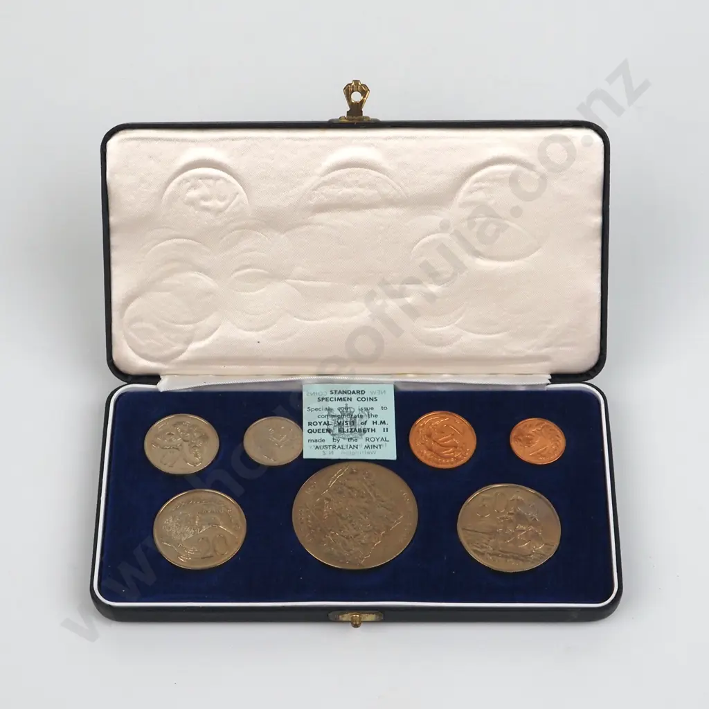 1970 New Zealand Plush Coin Set  Image 1++