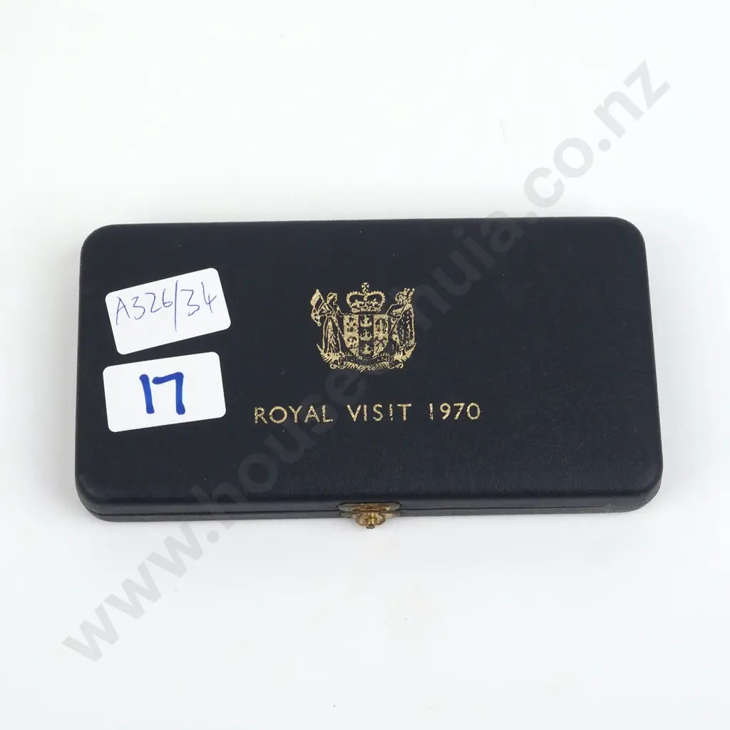 1970 New Zealand Plush Coin Set  Image 1++