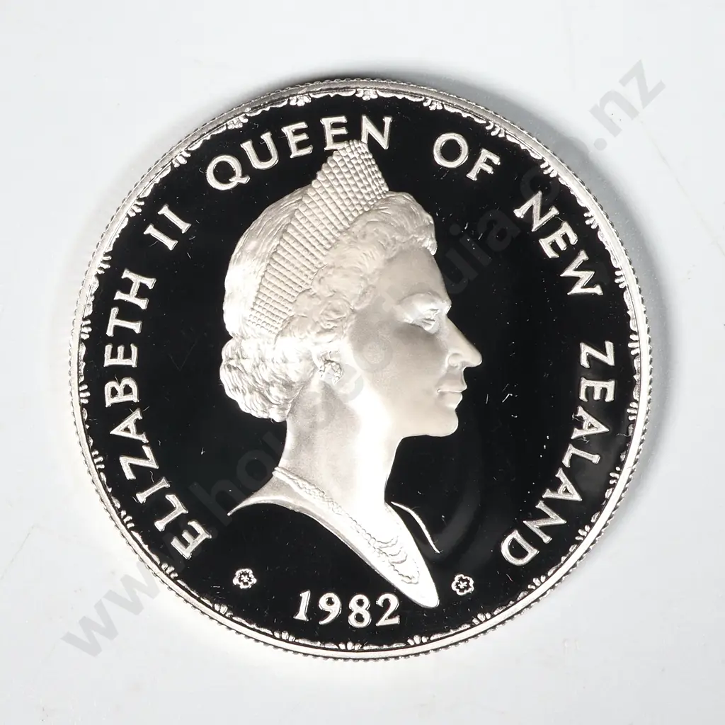 1982 New Zealand Silver Proof Coin  Image 1++