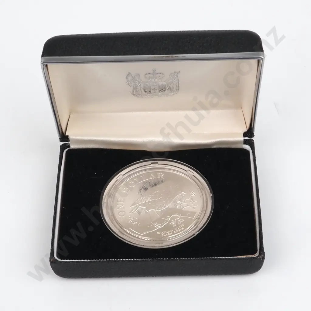 1984 New Zealand Sterling Silver Proof Dollar - Chatham Island Black Robin Image 1++