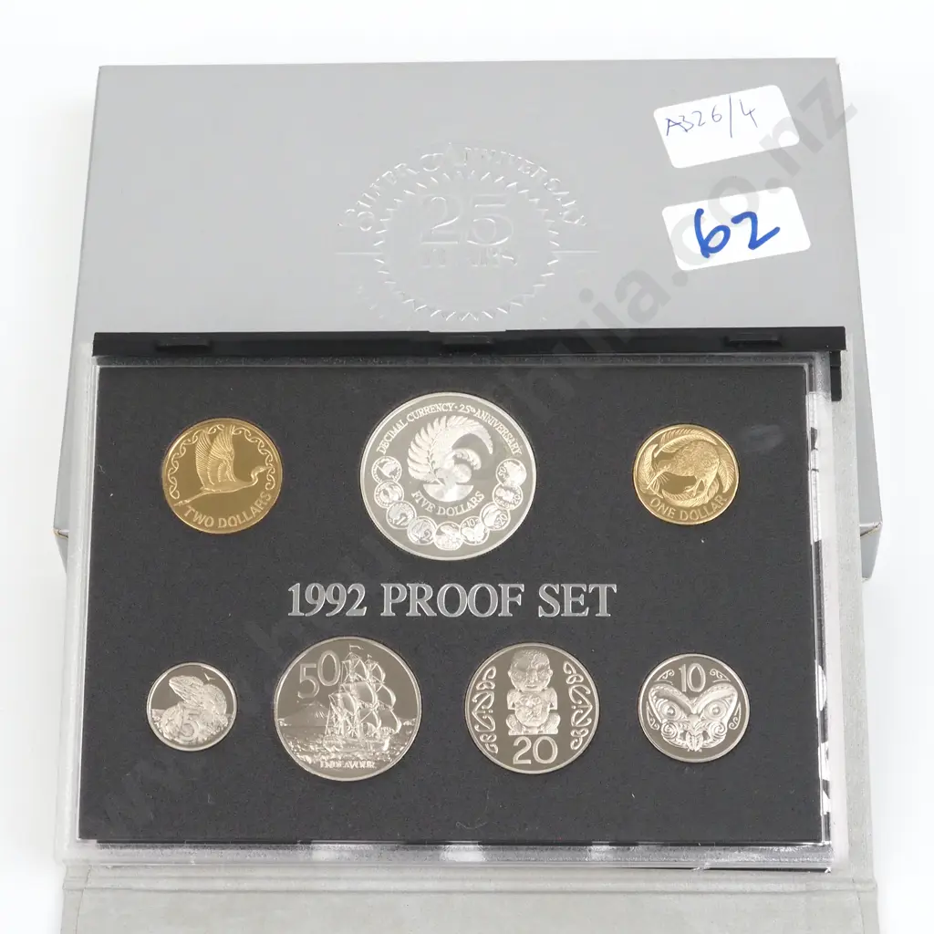 1992 New Zealand Proof Set w Silver One Dollar  Image 1++