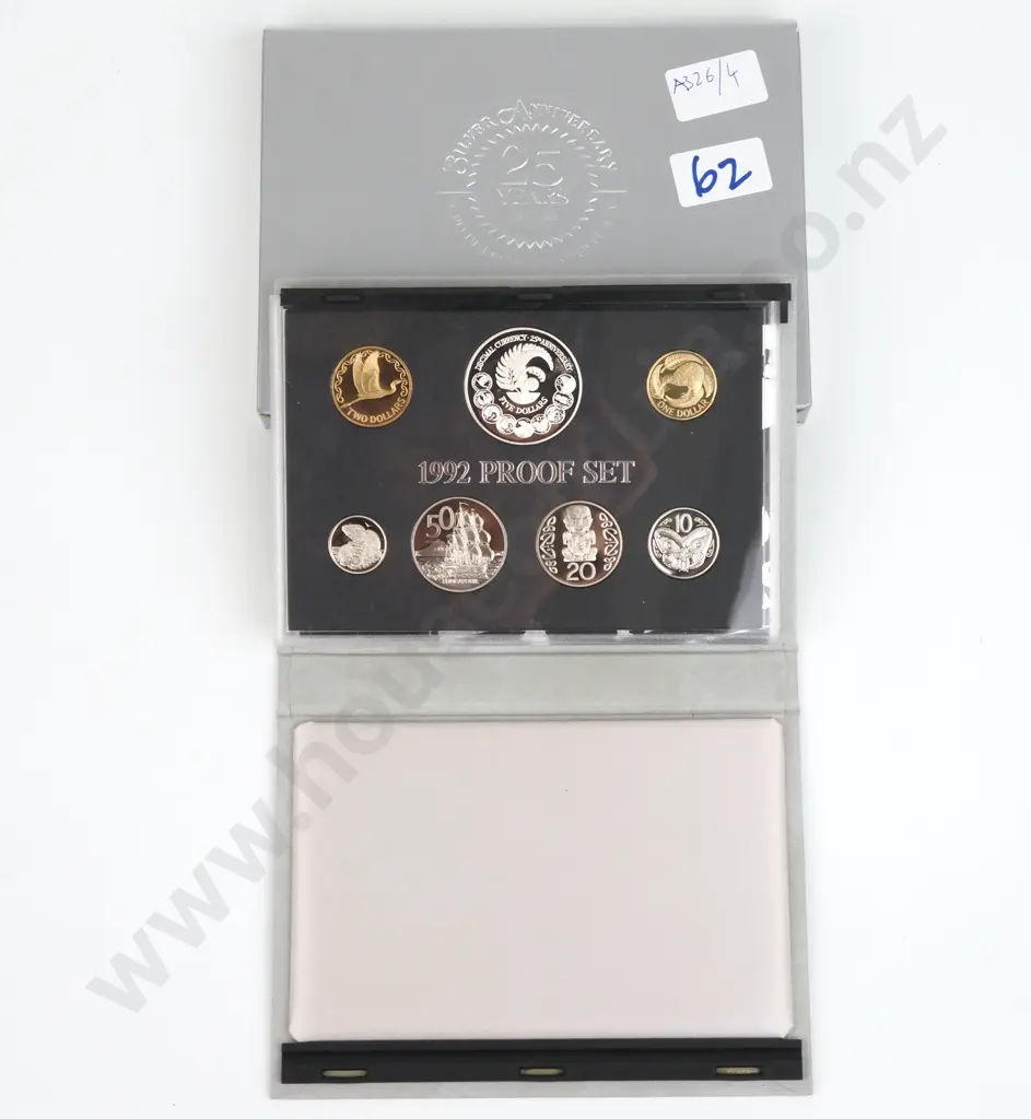 1992 New Zealand Proof Set w Silver One Dollar  Image 1++