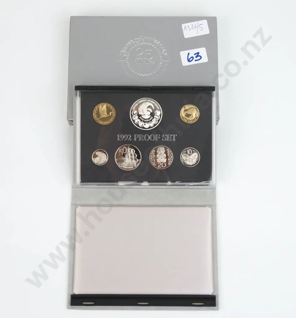 1992 New Zealand Proof Set w Silver One Dollar  Image 1++