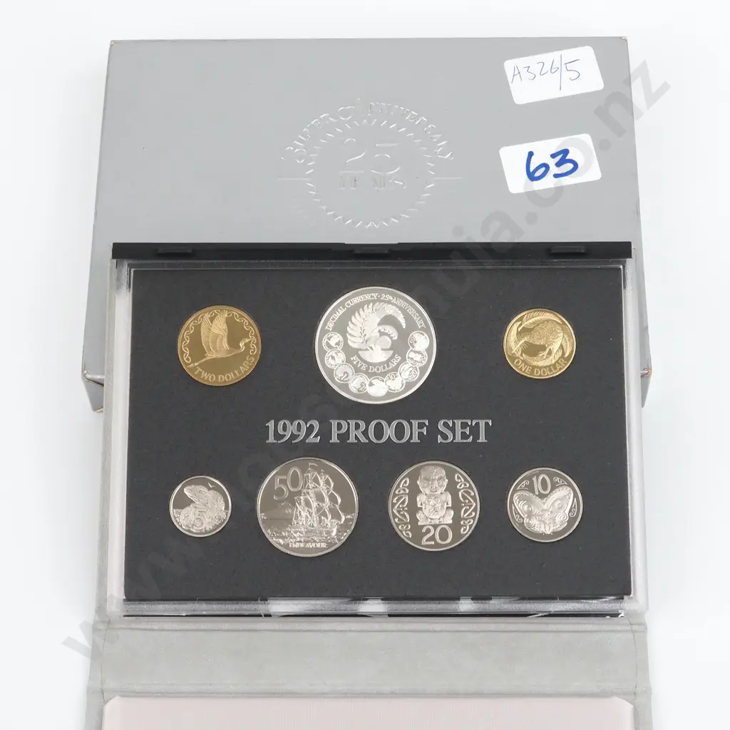 1992 New Zealand Proof Set w Silver One Dollar  Image 1++