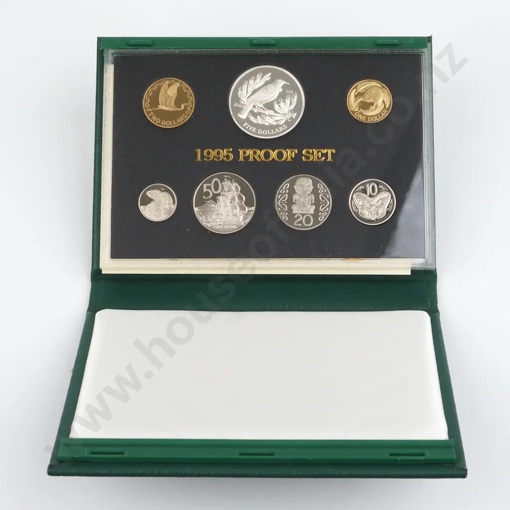 1995 New Zealand Proof Set w Silver Dollar  Image 1++