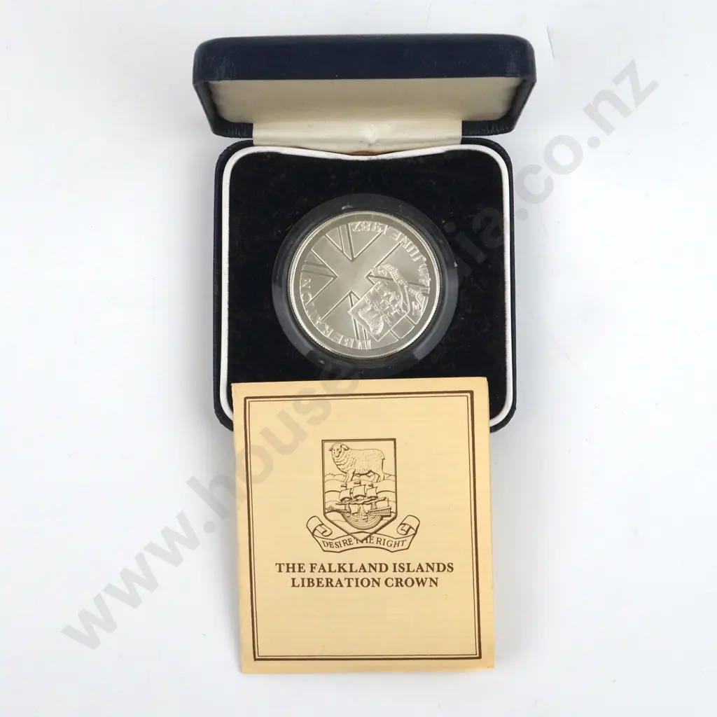 1982 Falkland Islands Sterling Silver Cased Coin  Image 1++
