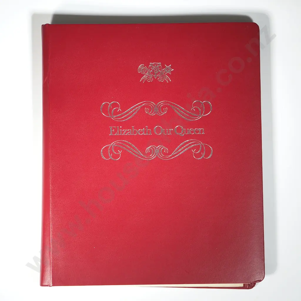 Elizabeth Our Queen Sterling Silver Collectors Set in Presentation Case - 587.83 Grams ASW  Image 1++