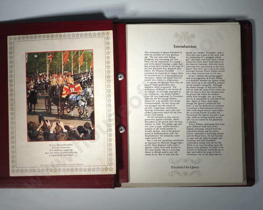 Elizabeth Our Queen Sterling Silver Collectors Set in Presentation Case - 587.83 Grams ASW  Image 1++